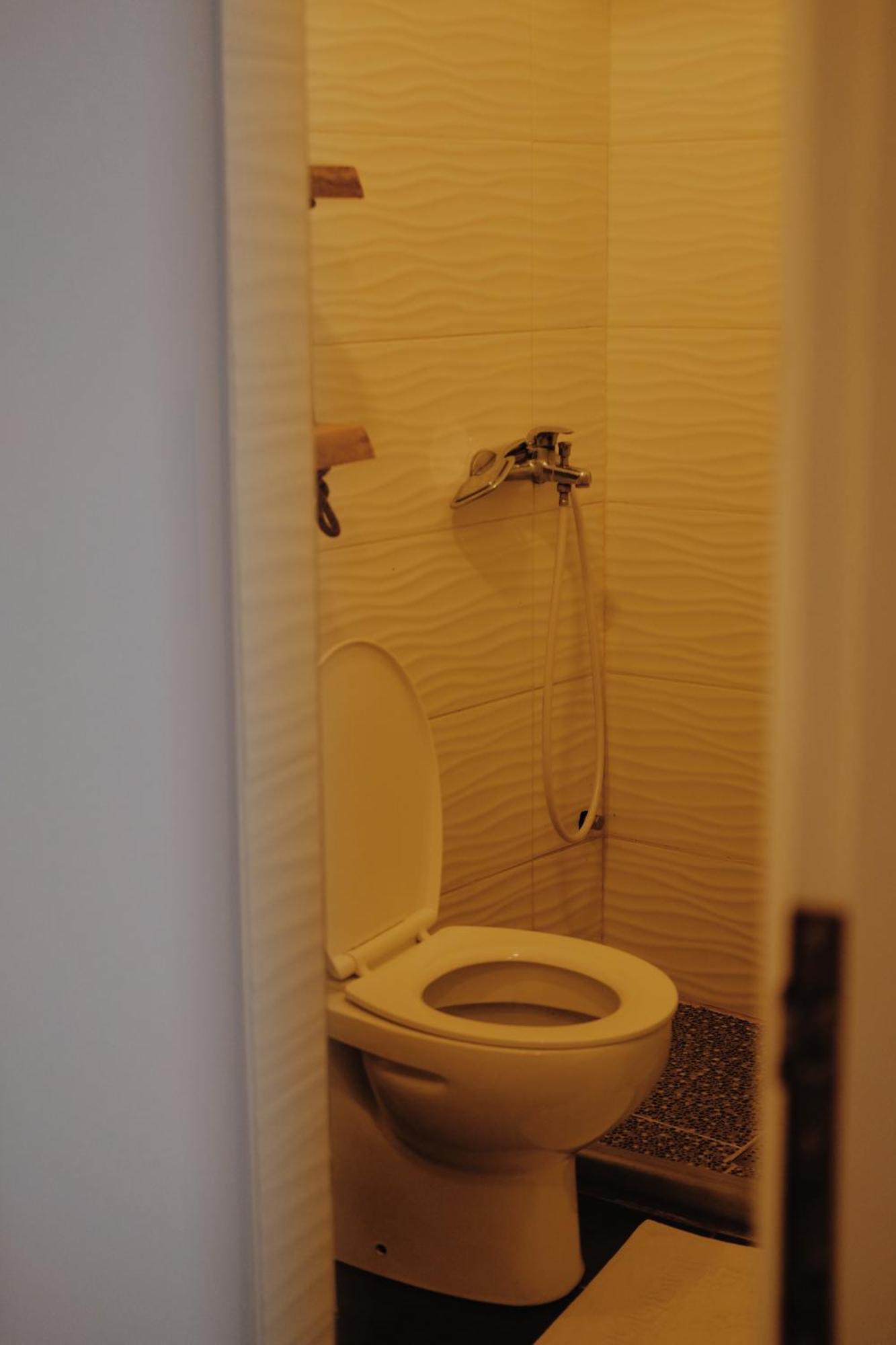 At Pikotiko'S - Korca City Rooms For Rent Exteriér fotografie