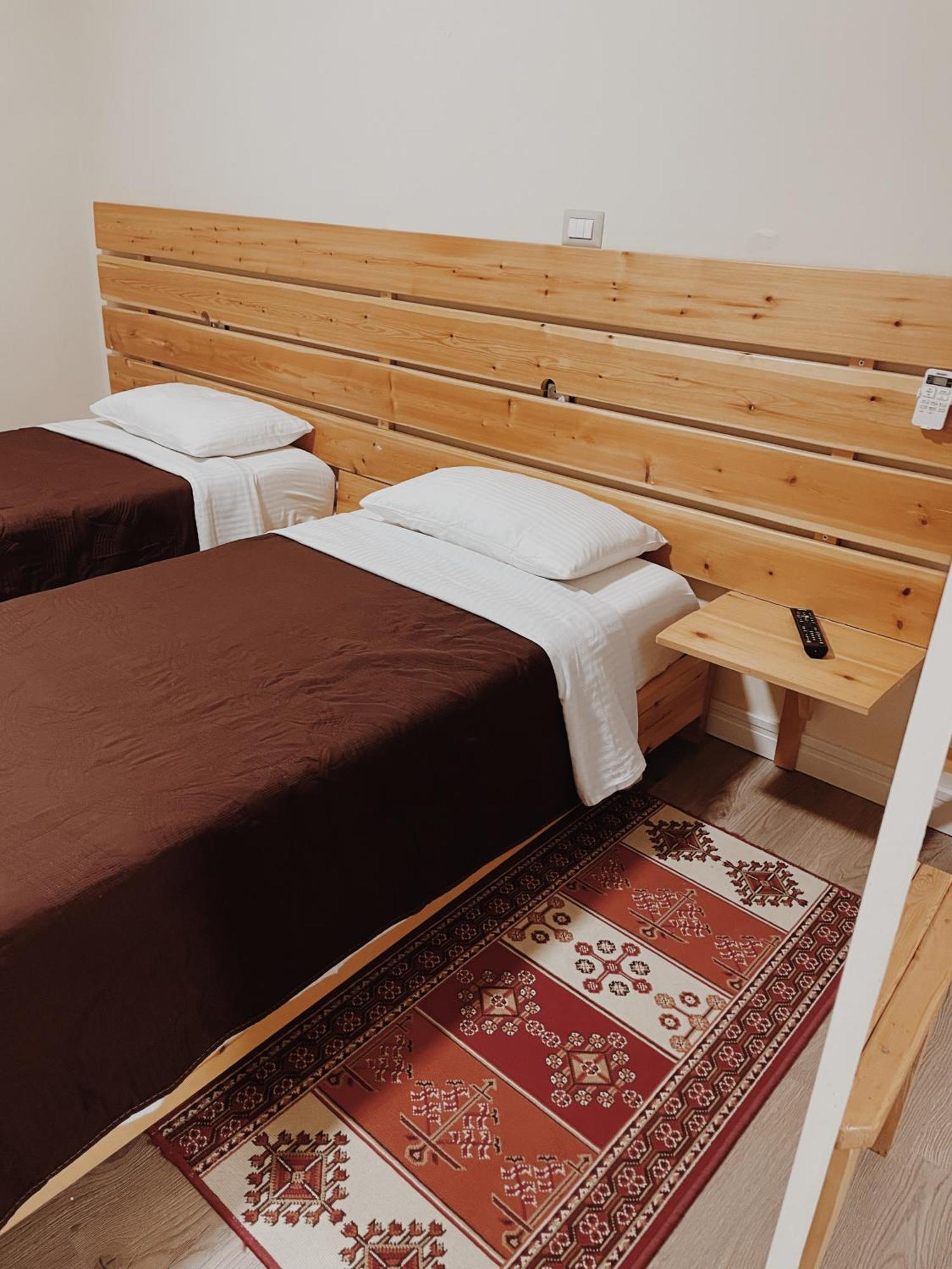 At Pikotiko'S - Korca City Rooms For Rent Exteriér fotografie