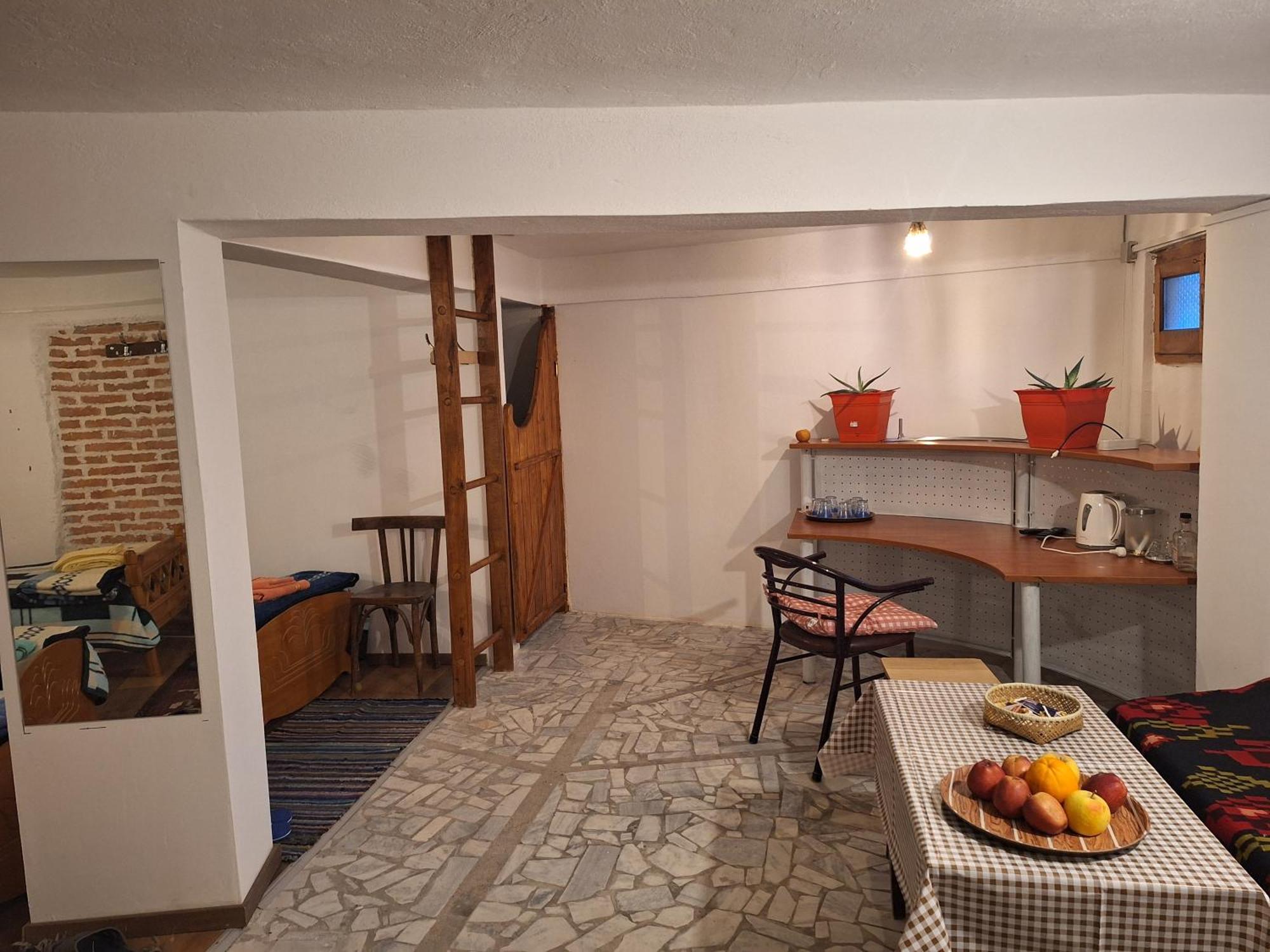 At Pikotiko'S - Korca City Rooms For Rent Exteriér fotografie