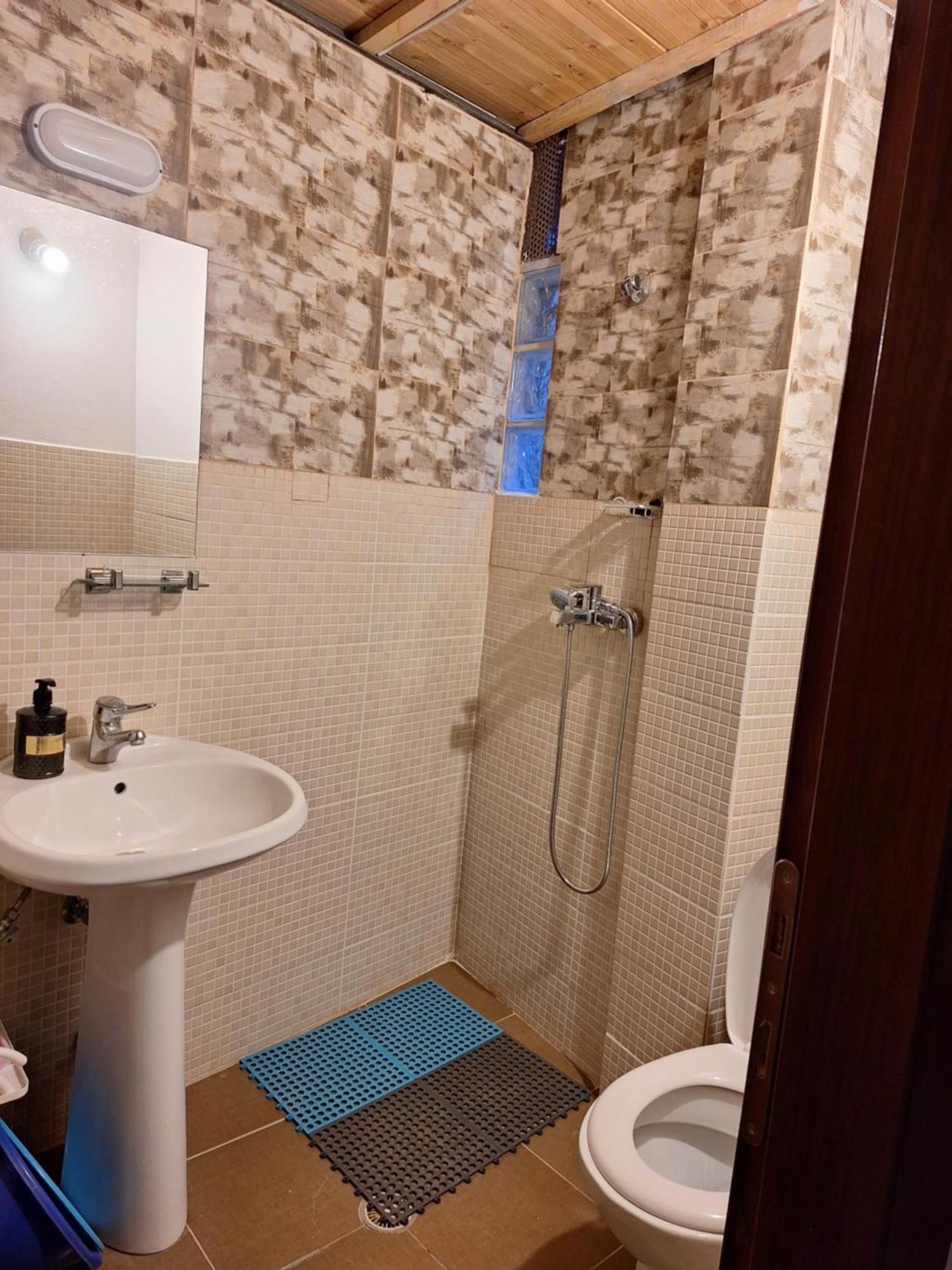 At Pikotiko'S - Korca City Rooms For Rent Exteriér fotografie